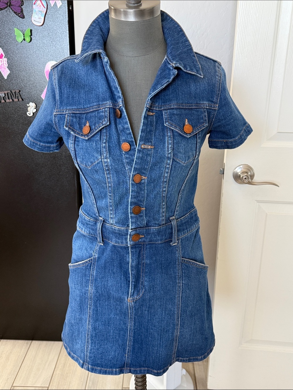 Alice and Olivia Denim Short Sleeve Button-Front Dress - Blue